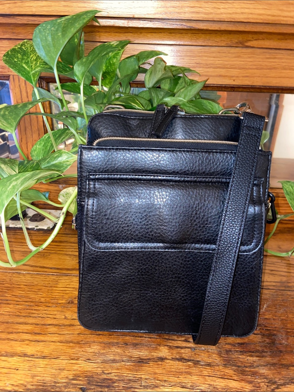 Relic Black Pebble Leather Messenger Bag for Men